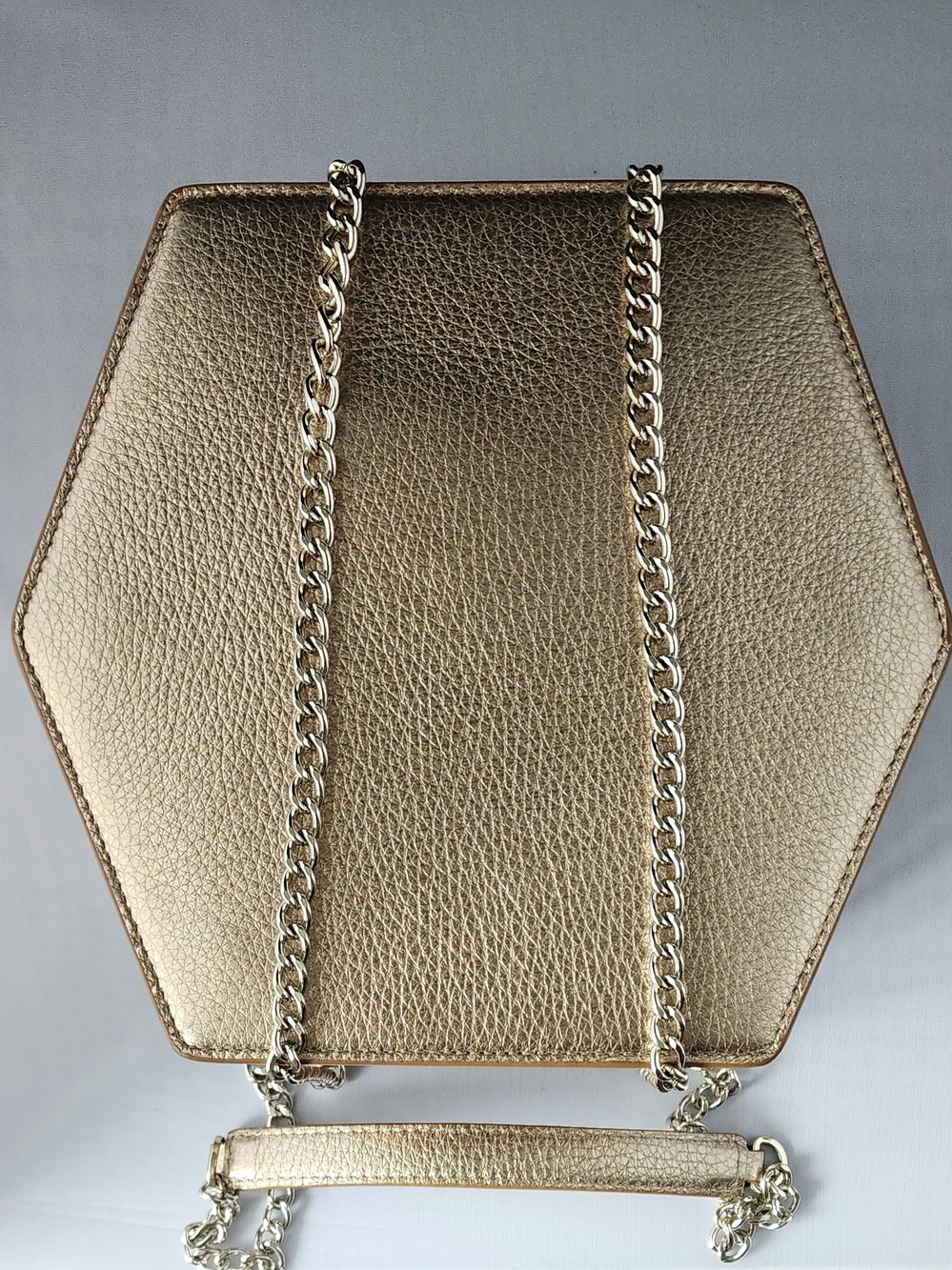 BEE & KIN 'SIDEKICK 2.0' Metallic Gold Hexagon Crossbody Bag with Chain Strap - Picture 2 of 8